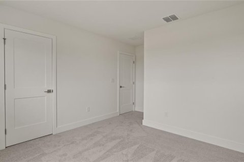 House in Mount Dora, Florida 3 bedrooms, 209.59 sq.m. № 1717374 - photo 29