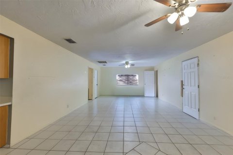 House in Lake Wales, Florida 2 bedrooms, 95.13 sq.m. № 2092055 - photo 6