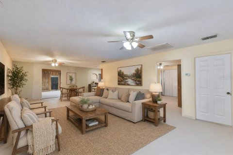 House in Lake Wales, Florida 2 bedrooms, 95.13 sq.m. № 2092055 - photo 5