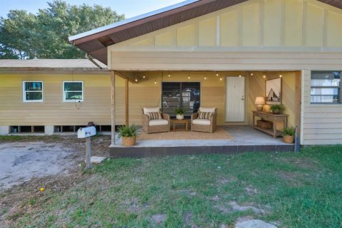 House in Lake Wales, Florida 2 bedrooms, 95.13 sq.m. № 2092055 - photo 2