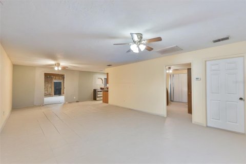 House in Lake Wales, Florida 2 bedrooms, 95.13 sq.m. № 2092055 - photo 4