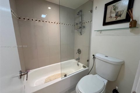 Снять в аренду кондоминиум в Авентура, Флорида 2 спальни, 94.95м2, № 2033328 - фото 10