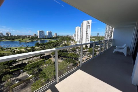 Снять в аренду кондоминиум в Авентура, Флорида 2 спальни, 94.95м2, № 2033328 - фото 2