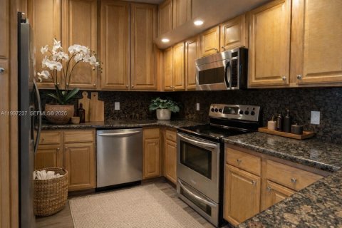 Condo in Miami Beach, Florida, 2 bedrooms  № 2066112 - photo 20