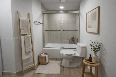 Condo in Miami Beach, Florida, 2 bedrooms  № 2066112 - photo 17