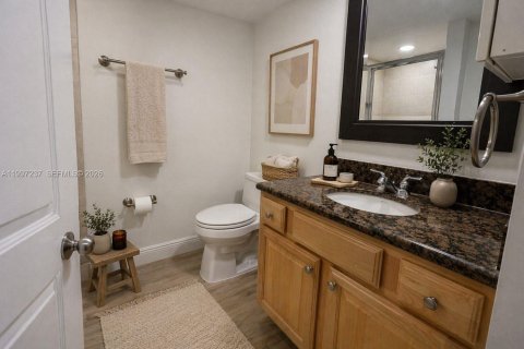 Condo in Miami Beach, Florida, 2 bedrooms  № 2066112 - photo 25