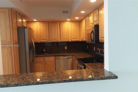 Condo in Miami Beach, Florida, 2 bedrooms  № 2066112 - photo 21