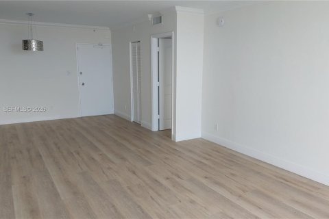 Condo in Miami Beach, Florida, 2 bedrooms  № 2066112 - photo 30