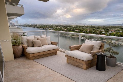 Condo in Miami Beach, Florida, 2 bedrooms  № 2066112 - photo 5