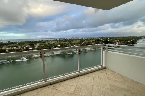 Condo in Miami Beach, Florida, 2 bedrooms  № 2066112 - photo 8