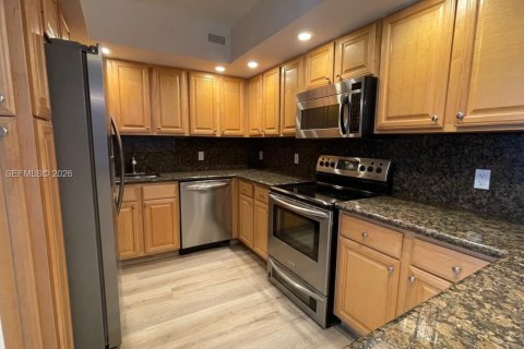 Condo in Miami Beach, Florida, 2 bedrooms  № 2066112 - photo 23