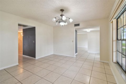 House in Tampa, Florida 4 bedrooms, 217.11 sq.m. № 1848603 - photo 6