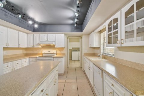 House in Tampa, Florida 4 bedrooms, 217.11 sq.m. № 1848603 - photo 12
