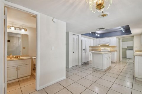 House in Tampa, Florida 4 bedrooms, 217.11 sq.m. № 1848603 - photo 22