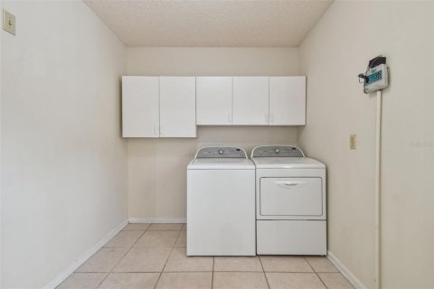 House in Tampa, Florida 4 bedrooms, 217.11 sq.m. № 1848603 - photo 17