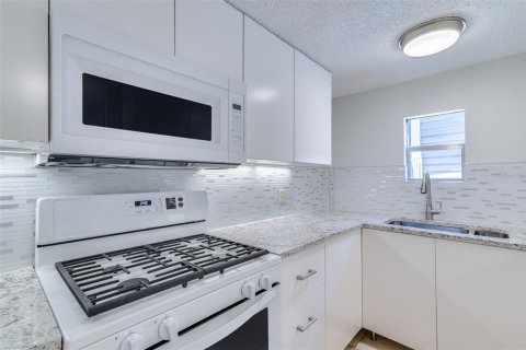 Apartamento en alquiler en Tampa, Florida, 1 dormitorio, 60.39 m2 № 1829610 - foto 4