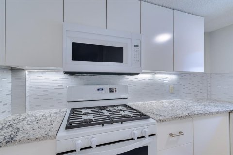 Apartamento en alquiler en Tampa, Florida, 1 dormitorio, 60.39 m2 № 1829610 - foto 5