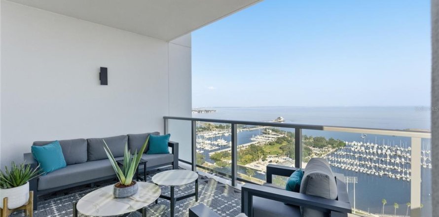 Condo in Saint Petersburg, Florida, 3 bedrooms № 2395863