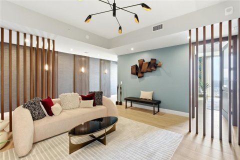 Condo in Saint Petersburg, Florida, 3 bedrooms № 2395863 - photo 8
