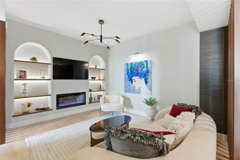 Condo in Saint Petersburg, Florida, 3 bedrooms № 2395863 - photo 10