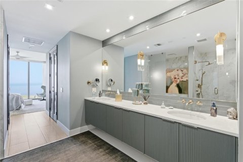 Condo in Saint Petersburg, Florida, 3 bedrooms № 2395863 - photo 20