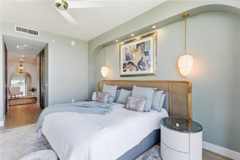 Condo in Saint Petersburg, Florida, 3 bedrooms № 2395863 - photo 14