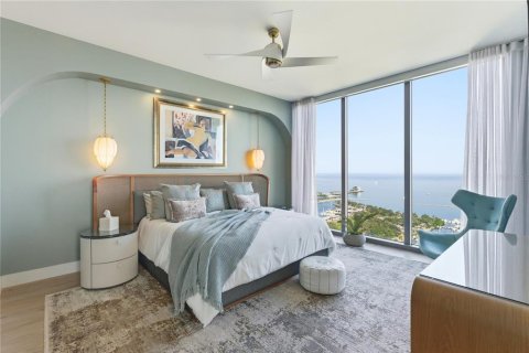 Condo in Saint Petersburg, Florida, 3 bedrooms № 2395863 - photo 4