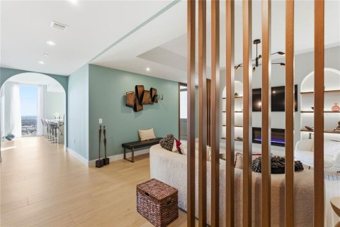 Condo in Saint Petersburg, Florida, 3 bedrooms № 2395863 - photo 7