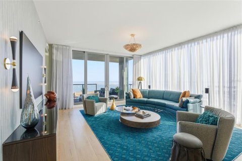 Condo in Saint Petersburg, Florida, 3 bedrooms № 2395863 - photo 6