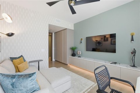 Condo in Saint Petersburg, Florida, 3 bedrooms № 2395863 - photo 30