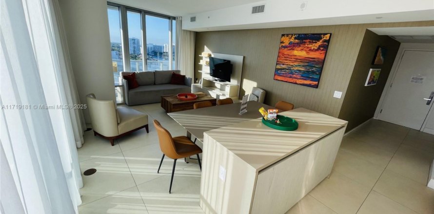 Condominio en Hollywood, Florida, 2 dormitorios № 1702657