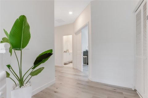 House in Homestead, Florida 5 bedrooms, 302.12 sq.m. № 1994089 - photo 12