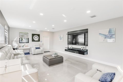 House in Homestead, Florida 5 bedrooms, 302.12 sq.m. № 1994089 - photo 5