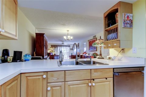 Купить кондоминиум в Семинол, Флорида 5 комнат, 111.48м2, № 1574152 - фото 16