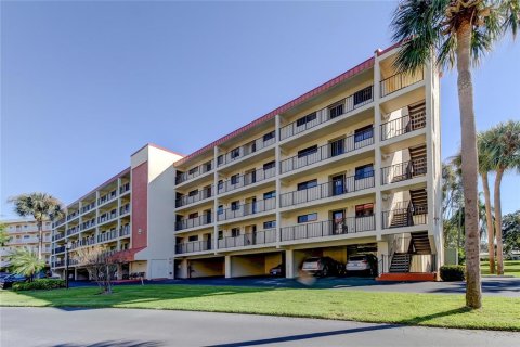 Купить кондоминиум в Семинол, Флорида 5 комнат, 111.48м2, № 1574152 - фото 1