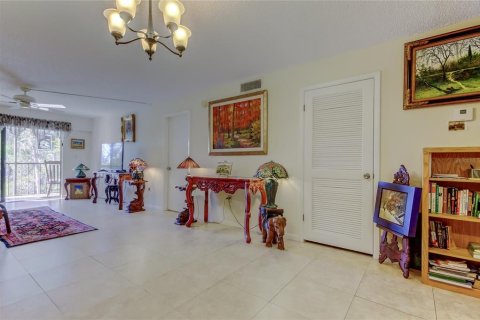Купить кондоминиум в Семинол, Флорида 5 комнат, 111.48м2, № 1574152 - фото 5