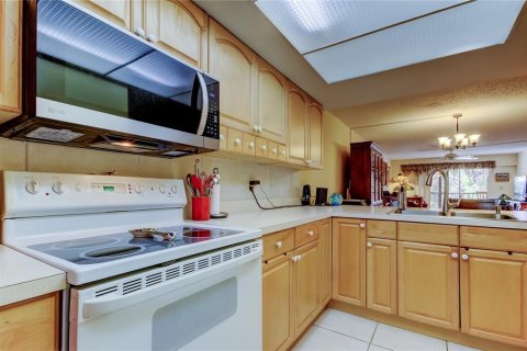 Купить кондоминиум в Семинол, Флорида 5 комнат, 111.48м2, № 1574152 - фото 17