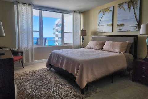 Снять в аренду кондоминиум в Холливуд, Флорида 2 спальни, 107.77м2, № 2034197 - фото 12