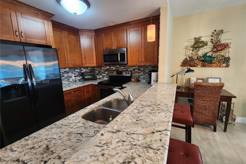 Снять в аренду кондоминиум в Холливуд, Флорида 2 спальни, 107.77м2, № 2034197 - фото 8