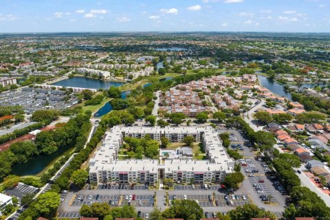Condo in Miami, Florida, 1 bedroom  № 1864636 - photo 18
