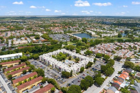 Condo in Miami, Florida, 1 bedroom  № 1864636 - photo 19