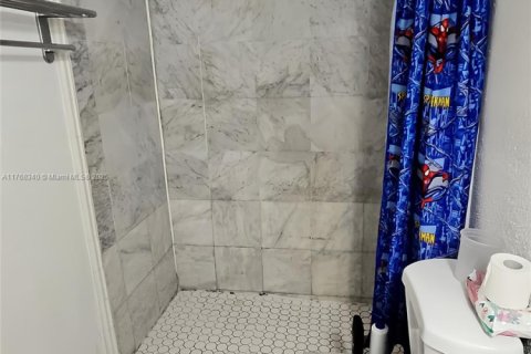 Condo in Miami, Florida, 1 bedroom  № 1864636 - photo 10