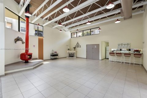 Condo in Miami, Florida, 1 bedroom  № 1864636 - photo 17