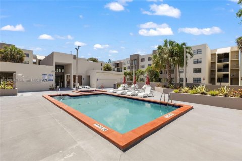 Condo in Miami, Florida, 1 bedroom  № 1864636 - photo 16