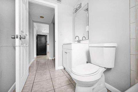 Condominio en venta en Opa-locka, Florida, 3 dormitorios, 98.1 m2 № 1896479 - foto 19