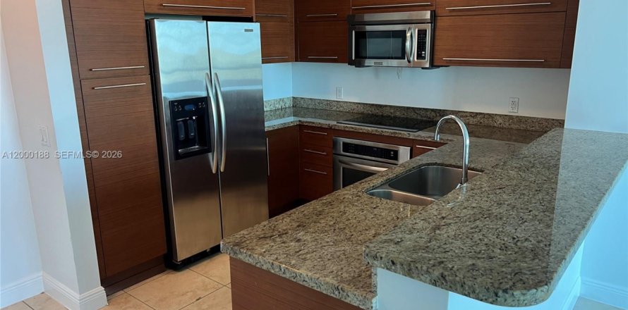 Кондоминиум с 2 спальнями в Санрайз, Флорида № 2065283