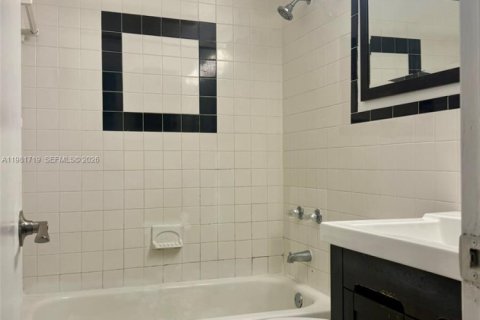 Купить кондоминиум в Майами-Бич, Флорида 2 спальни, 56.95м2, № 2049791 - фото 15