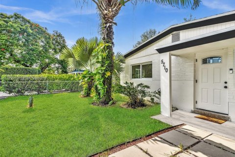 Villa ou maison à Hollywood, Floride 3 chambres, 92.62 m2 № 1998133