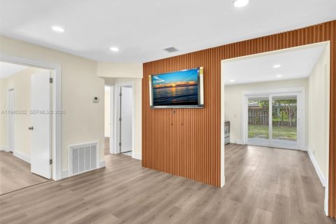 Villa ou maison à vendre à Hollywood, Floride: 3 chambres, 92.62 m2 № 1998133 - photo 6