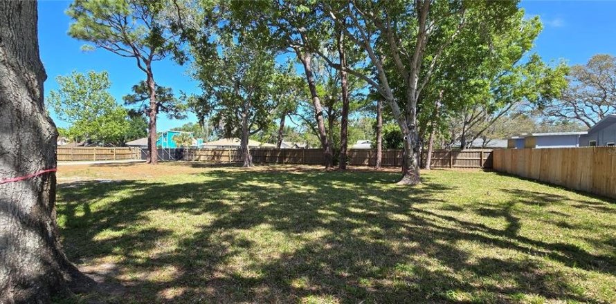 Land in Seminole, Florida № 1622436